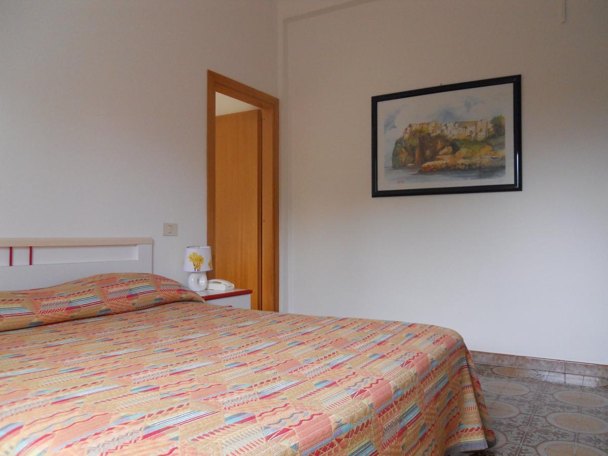 Hotel Coppa Di Cielo เปสคีชี ภายนอก รูปภาพ