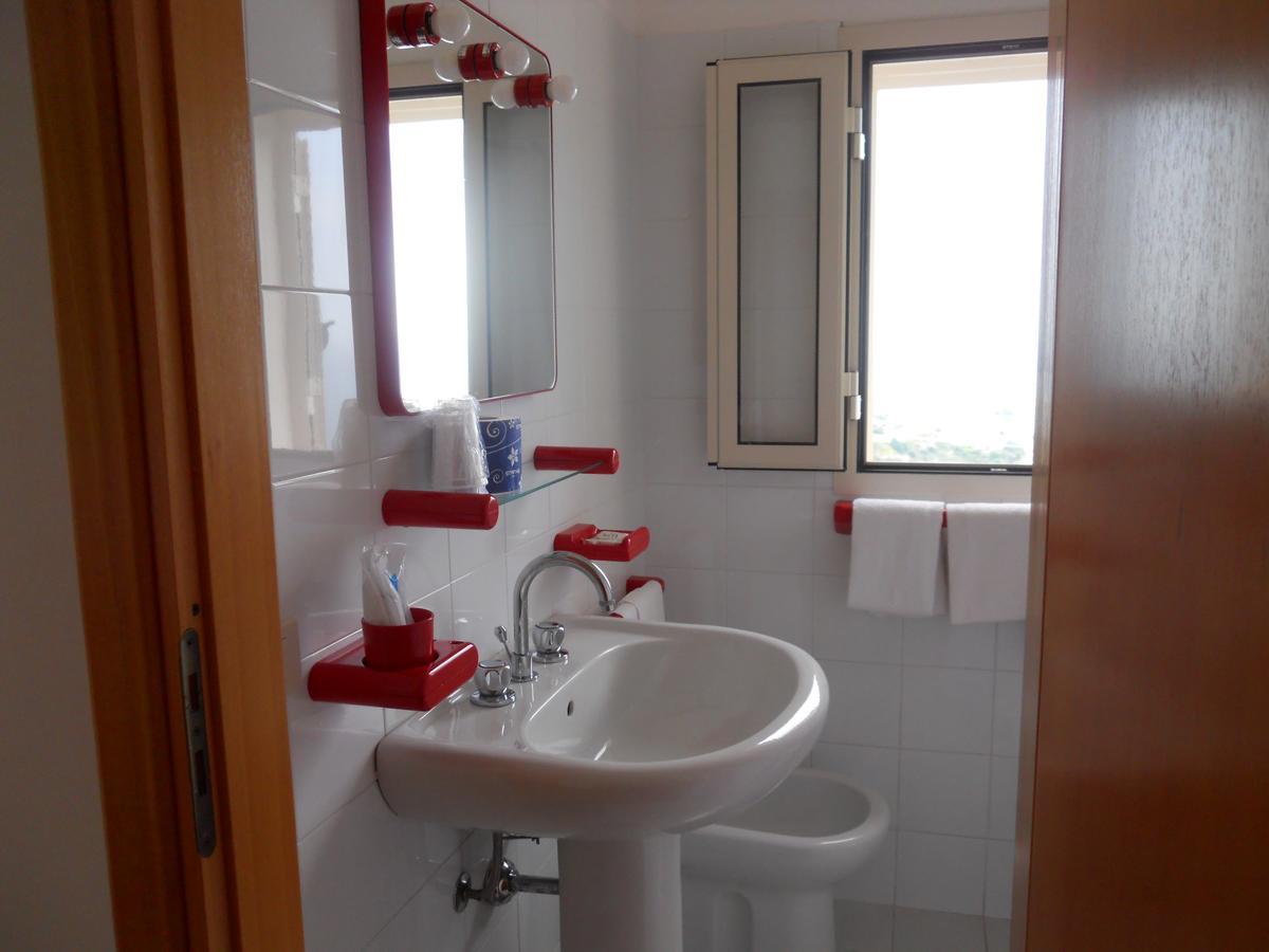 Hotel Coppa Di Cielo เปสคีชี ภายนอก รูปภาพ