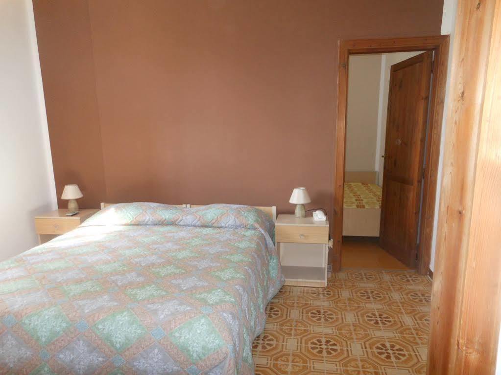 Hotel Coppa Di Cielo เปสคีชี ภายนอก รูปภาพ